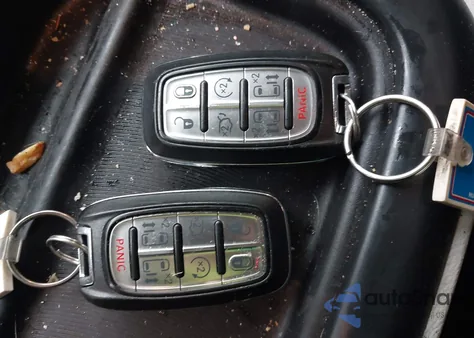 2017 Chrysler Pacifica Touring-L из США, поврежденный, VIN 2C4RC1BG8HR821735